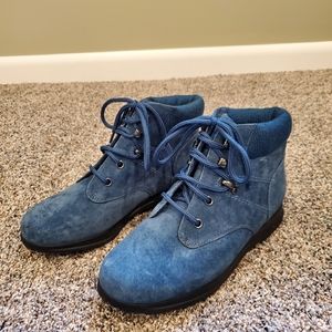 Boston Accent Sport booties Size 7M.